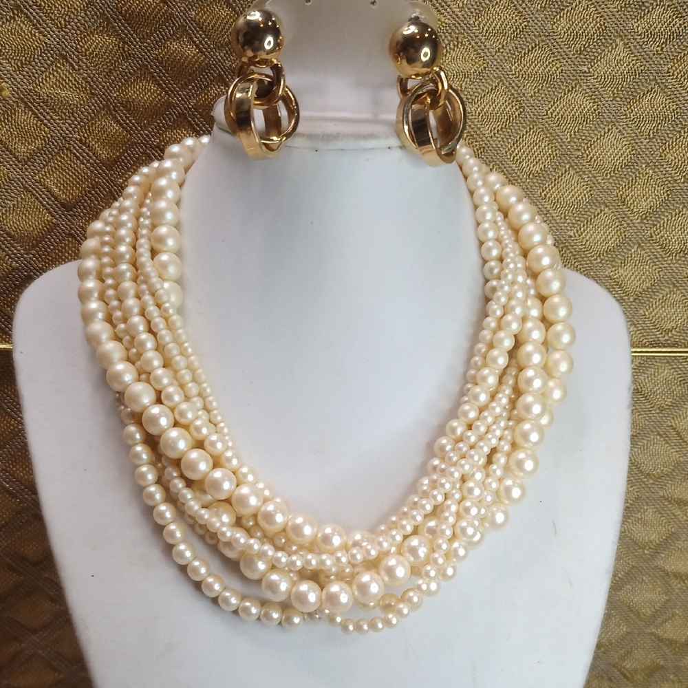 Vintage Pearl and Gold Necklace And Earrings Jewelry Set